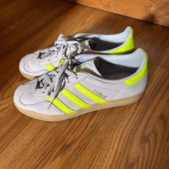 Adidas Beige and Neon Yellow Sneakers - Picture 3 of 4